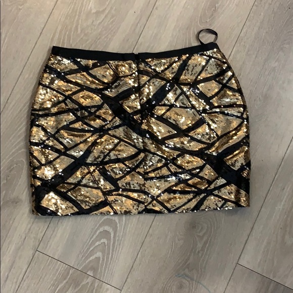 Gold sequin skirt - Picture 2 of 3
